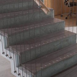 trappe med skridskringsknopper i rustfrit stål